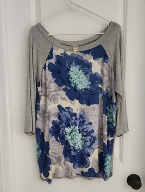 LARA Blue Floral Raglan Tunic with Gray Sleeves